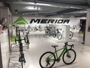 led linear low bay application for bicycle showroom