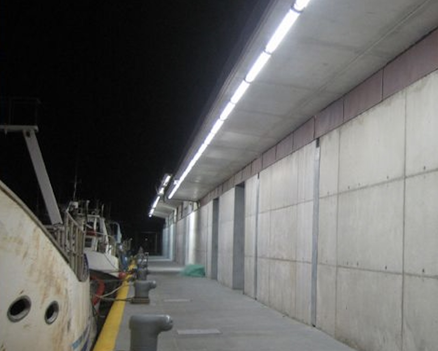 tubu tech ip67 ip69k tubular light marine application anti-crossive light tubu tech ip67 ip69k tubular light marine application anti-crossive light
