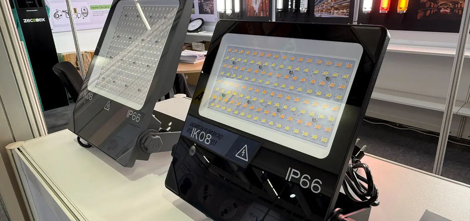 Floodlight display at the TUBU exhibition booth Floodlight display at the TUBU exhibition booth