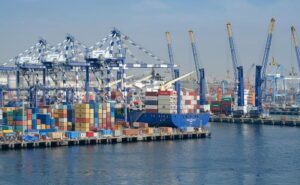 LED tri-proof light can be used in harbor