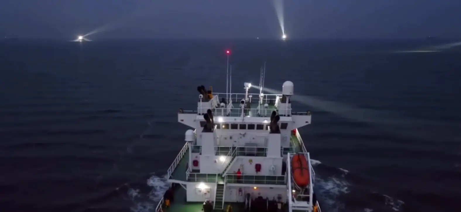 Single-Source LED Searchlights for Marine Applications